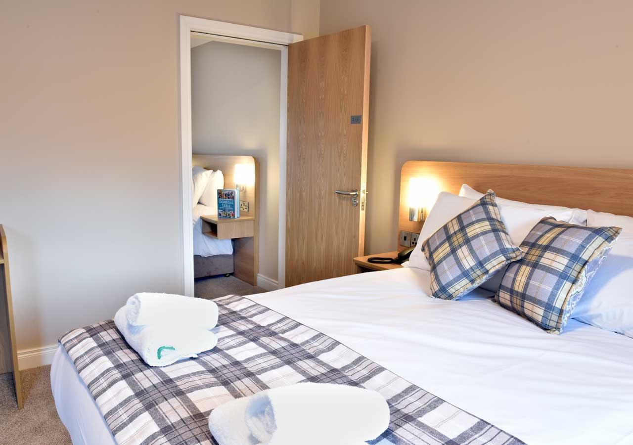 Foyle Hotel Мовилл Экстерьер фото