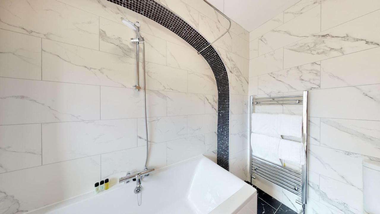 Foyle Hotel Мовилл Экстерьер фото