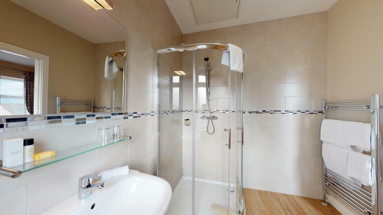 Foyle Hotel Мовилл Экстерьер фото